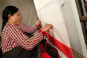 Book Review about Tibetan Carpets - on Video