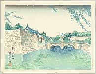 Tomikichiro Tokuriki 1902-1999 - Four Seasons of Tokyo - Shower at Nijubashi Bridge - artelino Art Auctions. Tomikichiro Tokuriki 1902-1999 - Four Seasons of Tokyo - Shower at Nijubashi Bridge
